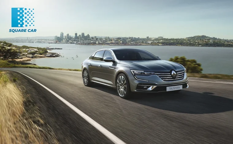 Renault Talisman Square Car sur la route au Maroc
